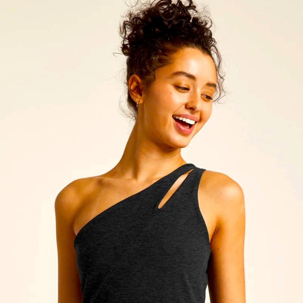 Beyond Yoga Spacedye Lost Your Mind One Shoulder Cropped Tank Size S Black